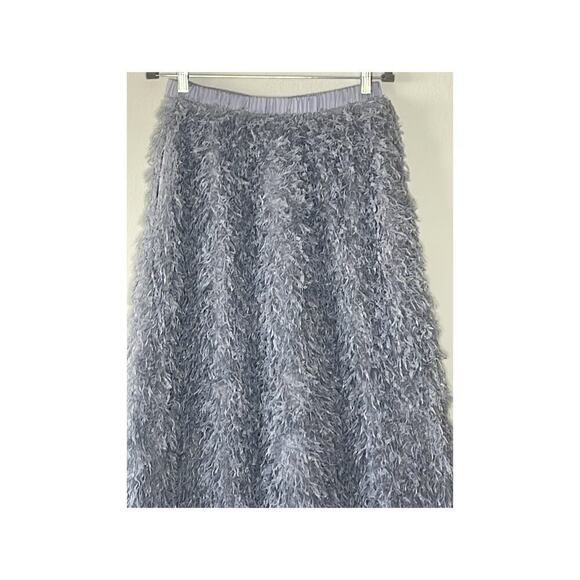 ANTHROPOLOGIE SUNDAY IN BROOKLYN FEATHERED MAXI SKIRT SIZE XS NWT GRAY - Picture 2 of 7